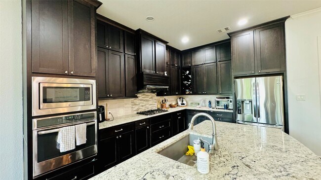 Building Photo - 27 Jonquil Pl