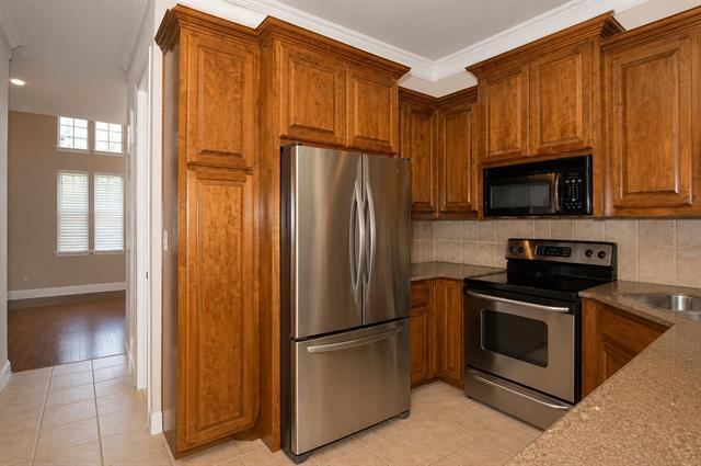 Building Photo - 5823 Lewis St