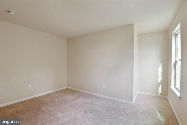 Building Photo - 6981 Linden Ave