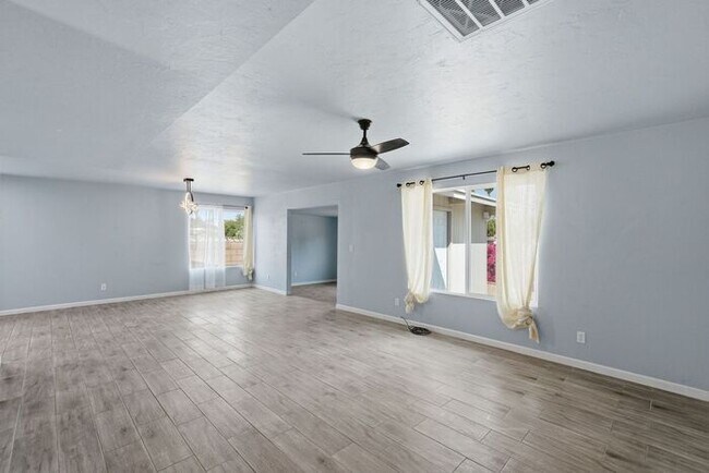 Building Photo - Spacious 3BR/2BA Tucson Retreat with 2-Car Garage & Expansive Patio