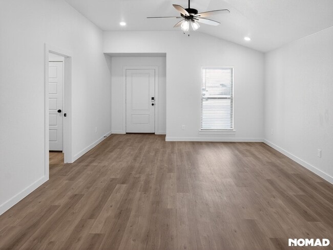 Building Photo - 2152 Langford Ave