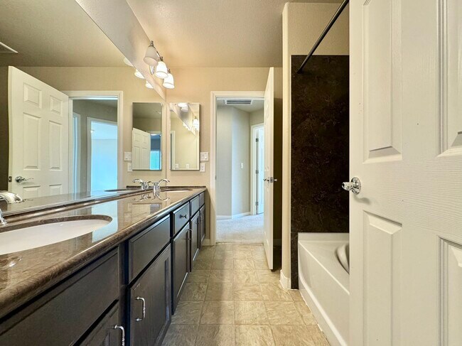 Building Photo - 8173 Crimson Creek Ct