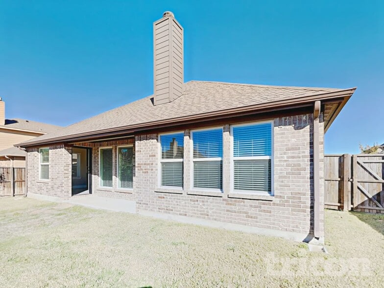 Building Photo - 513 Alice Ln