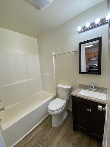 Building Photo - 8117 North Shore Dr