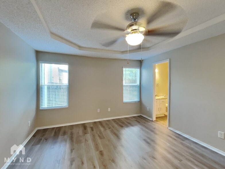Building Photo - 580 Staffordshire Dr