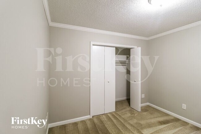 Building Photo - 4131 Warren Rd