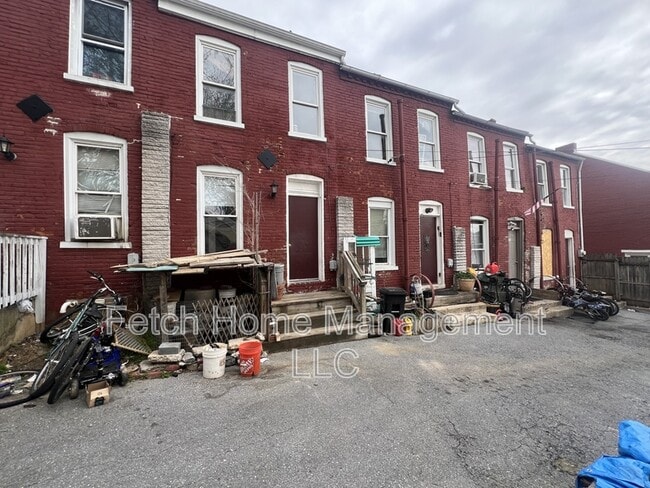 Building Photo - 230 W Mifflin St