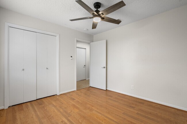 Building Photo - 16222 Barbara Ln