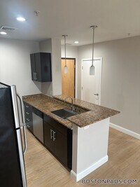 Building Photo - 75 S Main St