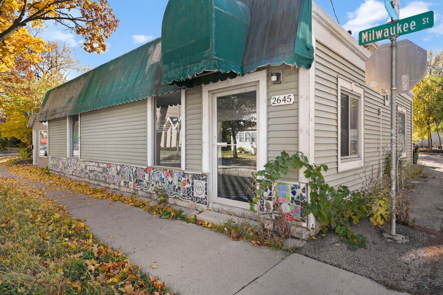 Building Photo - 2645 Milwaukee St