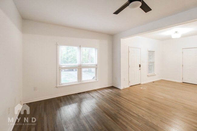 Building Photo - 1070 4th St NW
