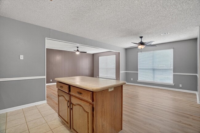 Building Photo - Move-In Ready Gem Near DFW Airport and Major Highways