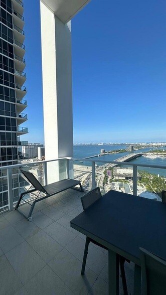 Building Photo - 1040 Biscayne Blvd