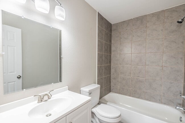 Building Photo - 7522 Pepperbrook Dr