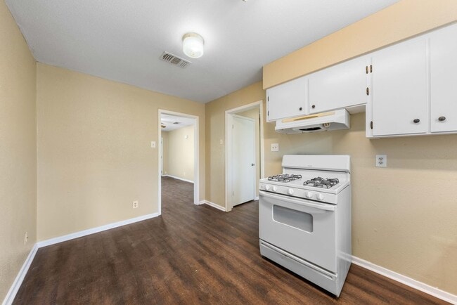 Building Photo - 138 Dora St