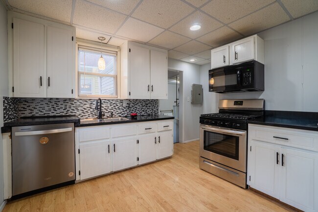 Building Photo - 21801 Grand Lake St