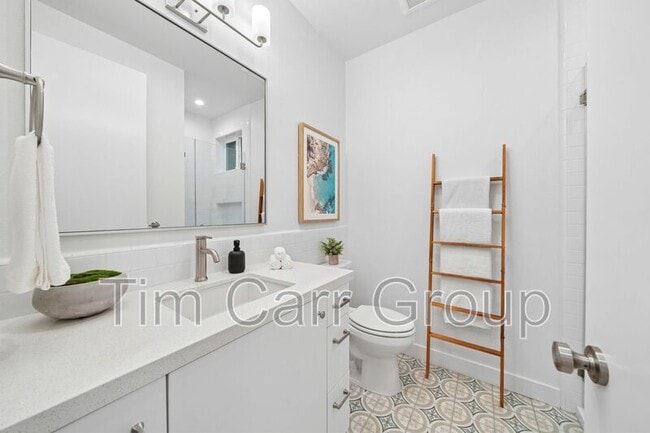 Building Photo - 376 Hamilton St