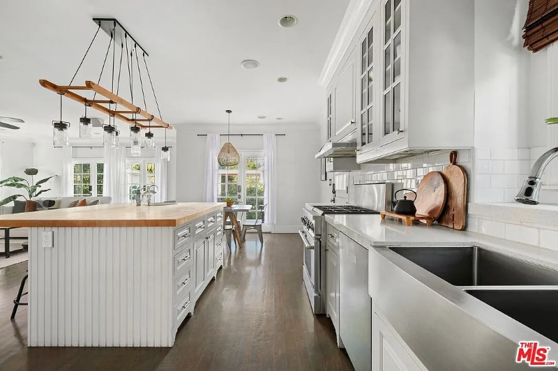 Building Photo - 11217 Kling St