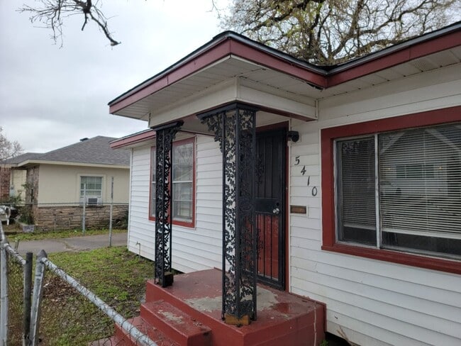 Primary Photo - Charming 3 Bedroom Single Family in Houston
