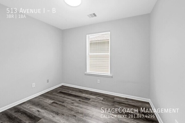 Building Photo - 513 Avenue I