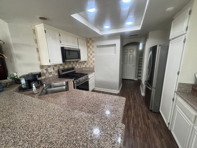 Building Photo - Beautiful 3-Bedroom Home with Solar and a Large Yard in Stevenson Ranch