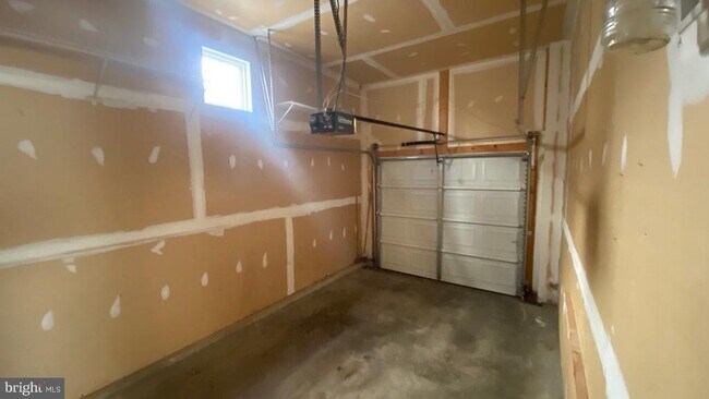 Building Photo - 7642 Bluff Point Ln