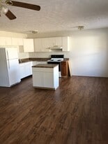 Building Photo - 219 Railroad St