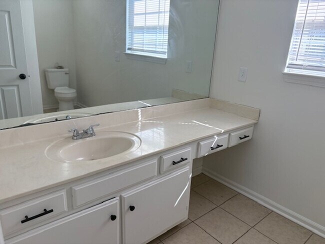 Building Photo - Murfreesboro-Cason Ln area 3BR/2BA+ Garage