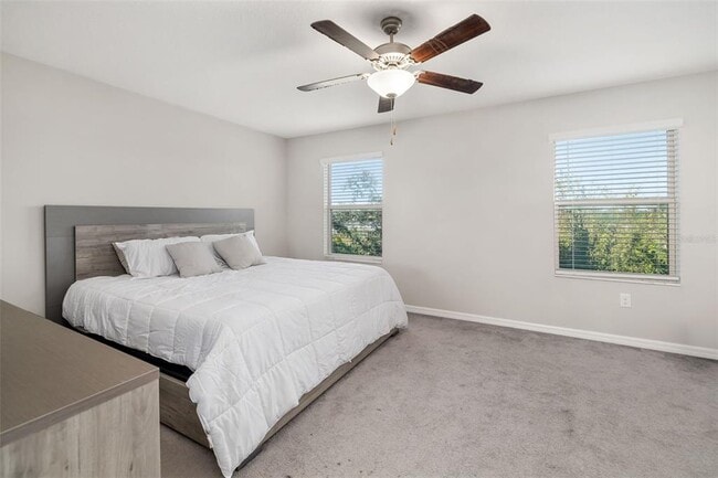 Building Photo - 621 Royal Empress Dr