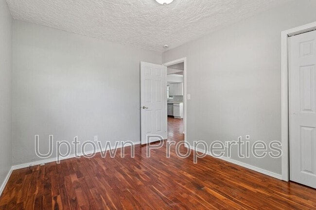 Building Photo - 11551 SW 64th Ave