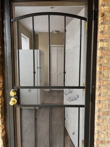 Building Photo - 701 W Garfield Blvd