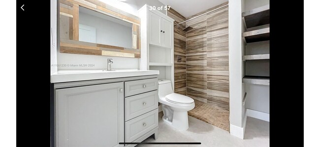 Building Photo - 13804 Kendale Lakes Dr