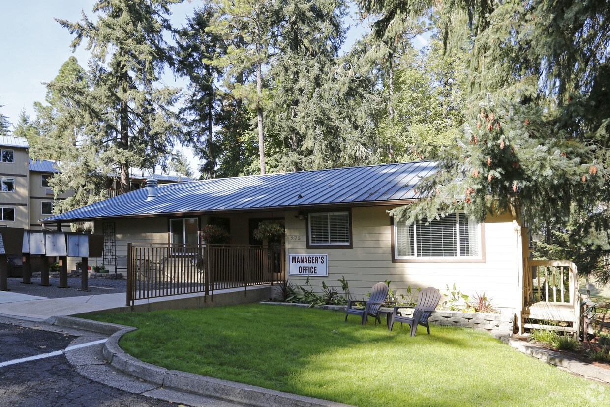 Forest Village Apartments Eugene