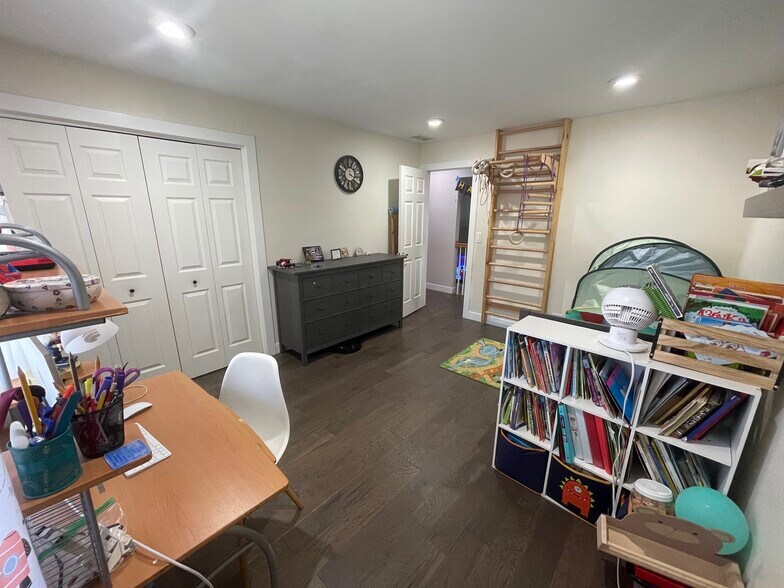 Building Photo - 1160 Osterman Ave
