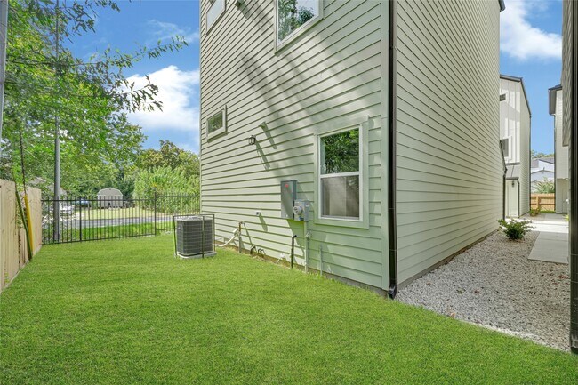 Building Photo - 6532 Goldspier St