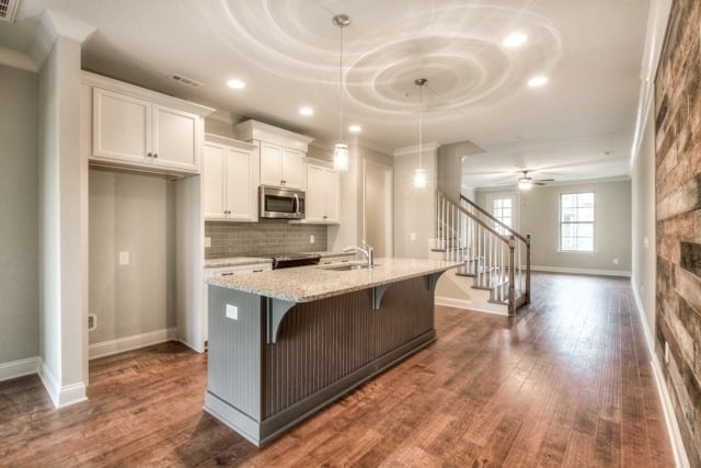 Building Photo - 1457 Channing Dr