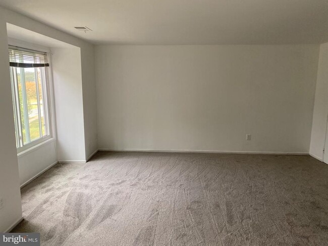 Building Photo - 9692 Brassie Way