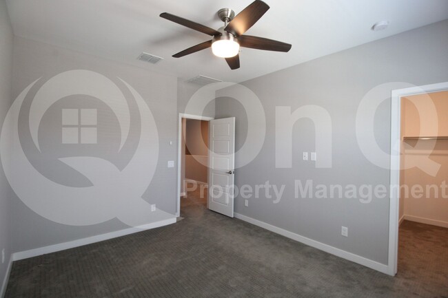 Building Photo - 2234 W El Caro Dr