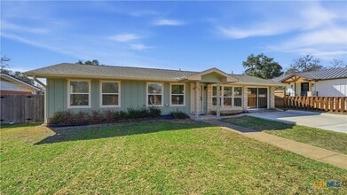 Building Photo - 1409 Highland Dr