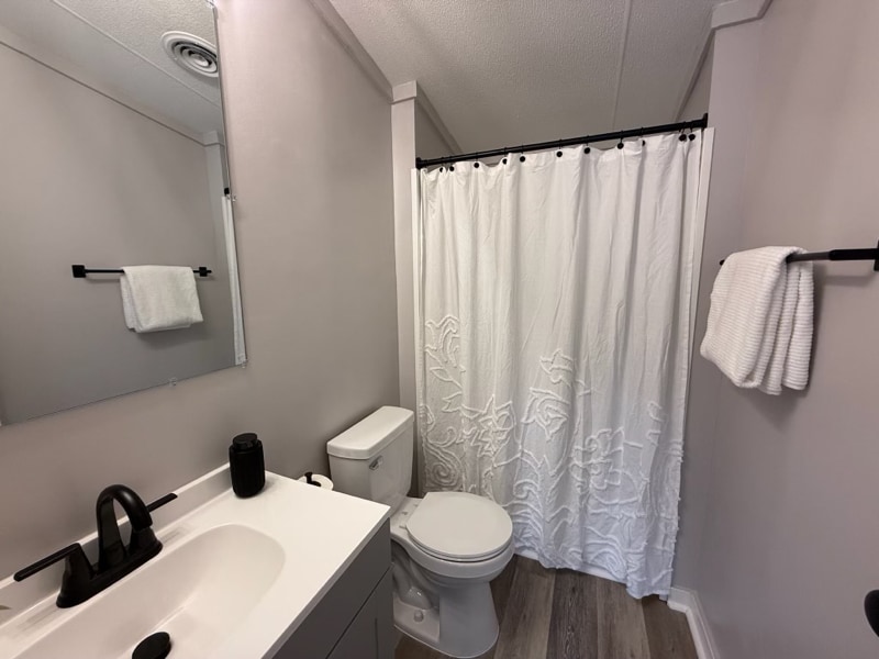 Building Photo - 769 Knox St