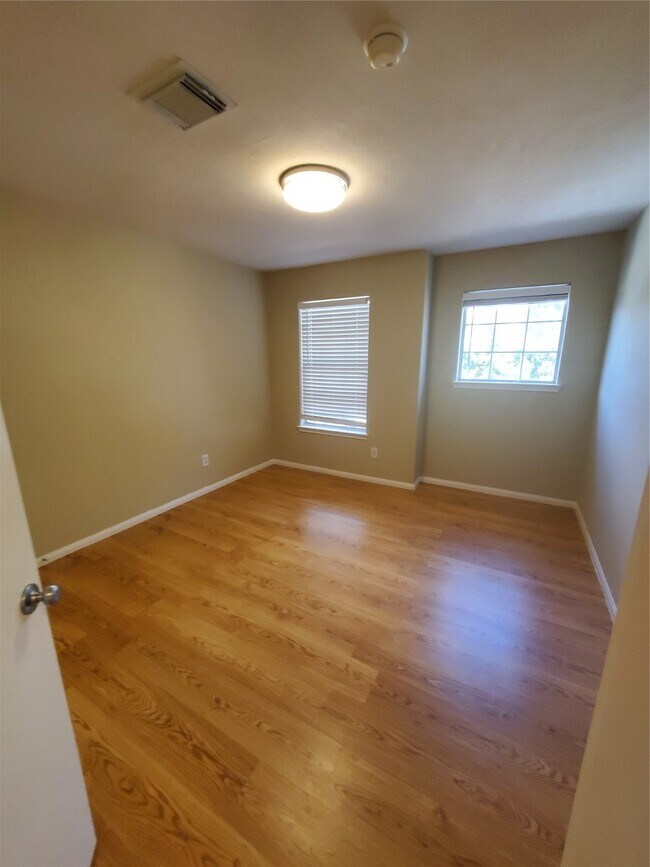 Building Photo - 9342 Canady Park Ln