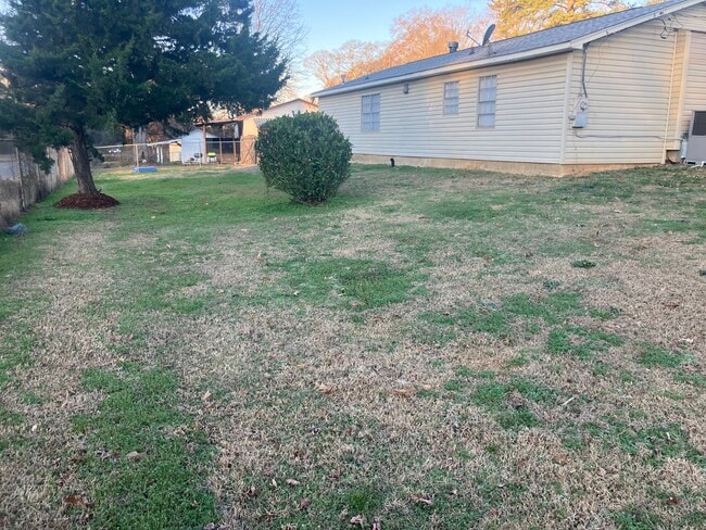 Building Photo - 3425 Pne Crst Rd