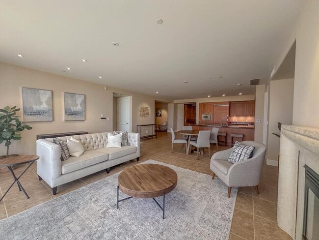 Building Photo - 5068 Scholarship