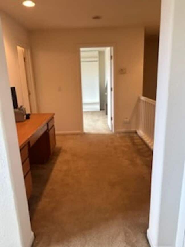 Building Photo - Experience Modern Comfort in This Newer Sp...