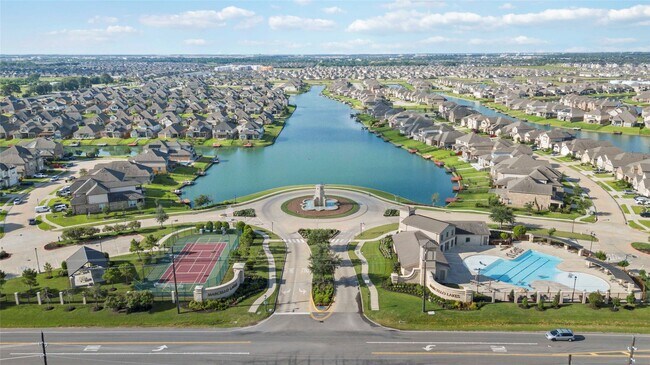 Building Photo - 24023 Lake Molveno Dr