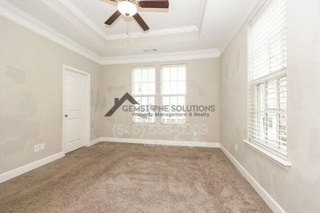 Building Photo - 345 Kara Ln