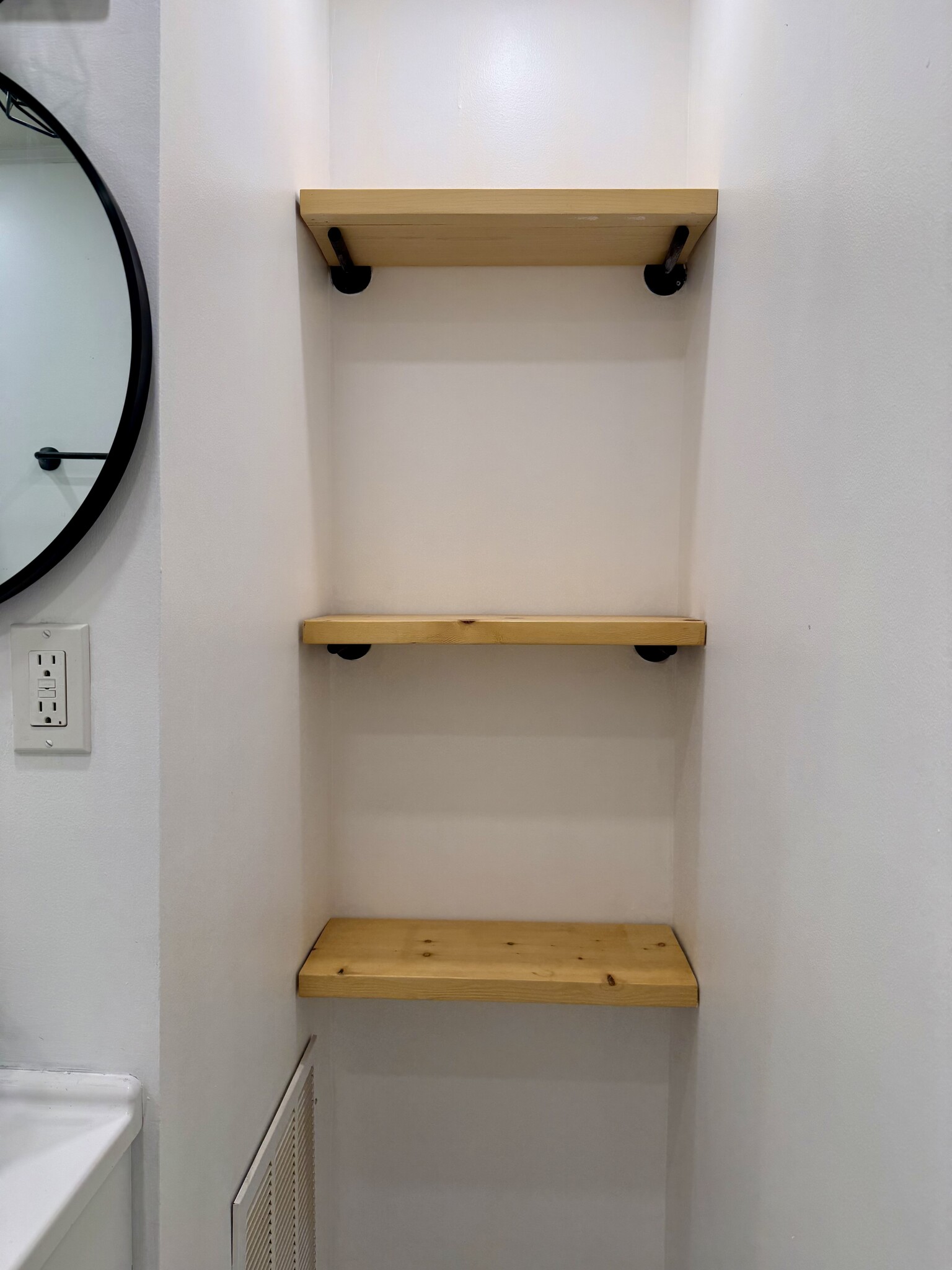 Building Photo - 622 Northview Ave