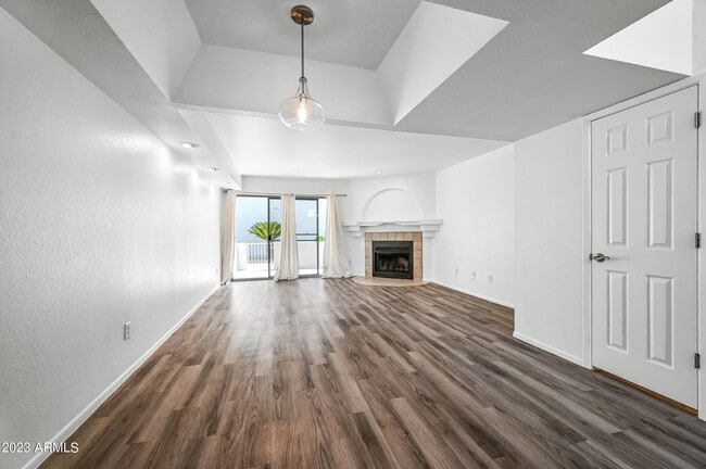 Building Photo - 220 N 22nd Pl
