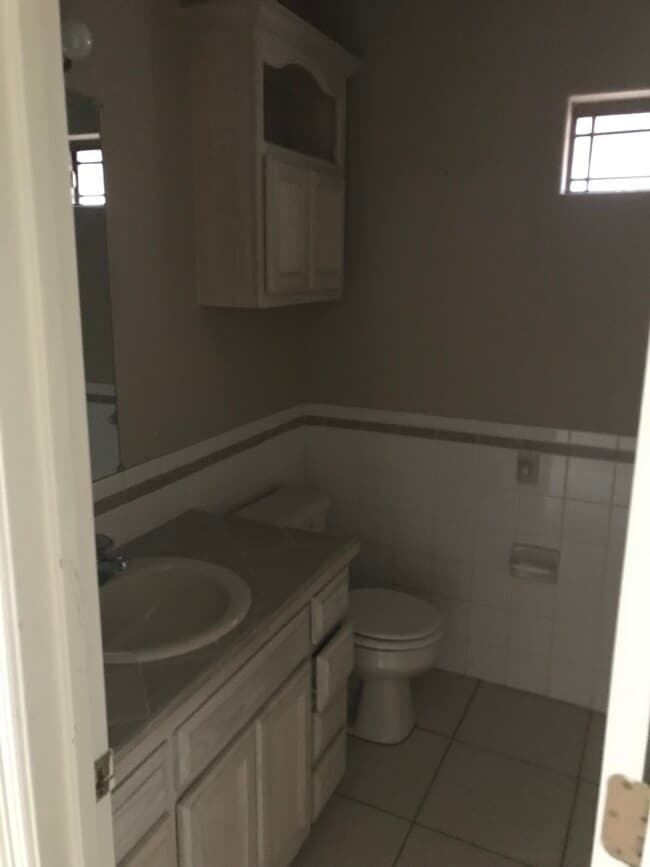 Building Photo - 6708 Tenaza Dr