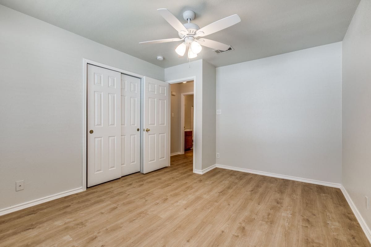 Building Photo - 2214 Sun Chase Blvd